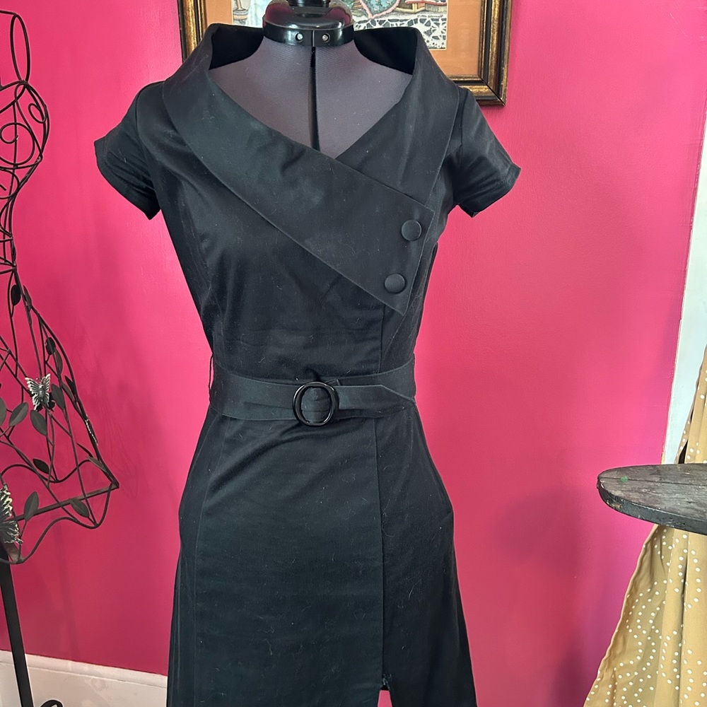 Chic Black Midi Dress with Belt